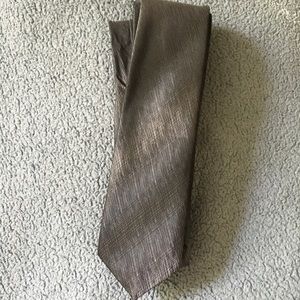 Men’s gray heathered skinny tie, slightly metallic